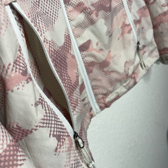 New Balance Windbreaker - Picture 10 of 10